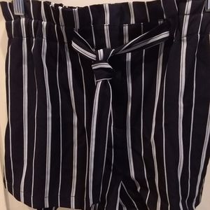 Forever 21 High Waist Houndstooth Tie Waist Shorts